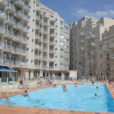 Appartement Met Zeezicht En Verwarmd Zwembad Oostende Eksteriør bilde