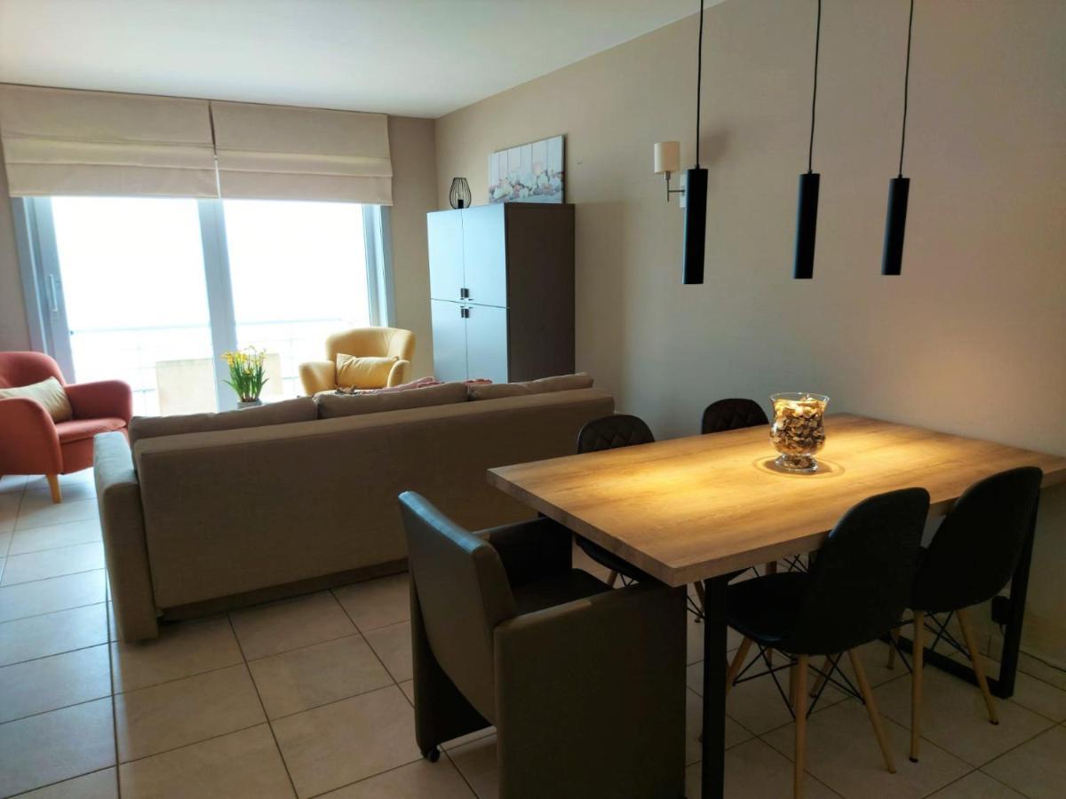 Appartement Met Zeezicht En Verwarmd Zwembad Oostende Eksteriør bilde