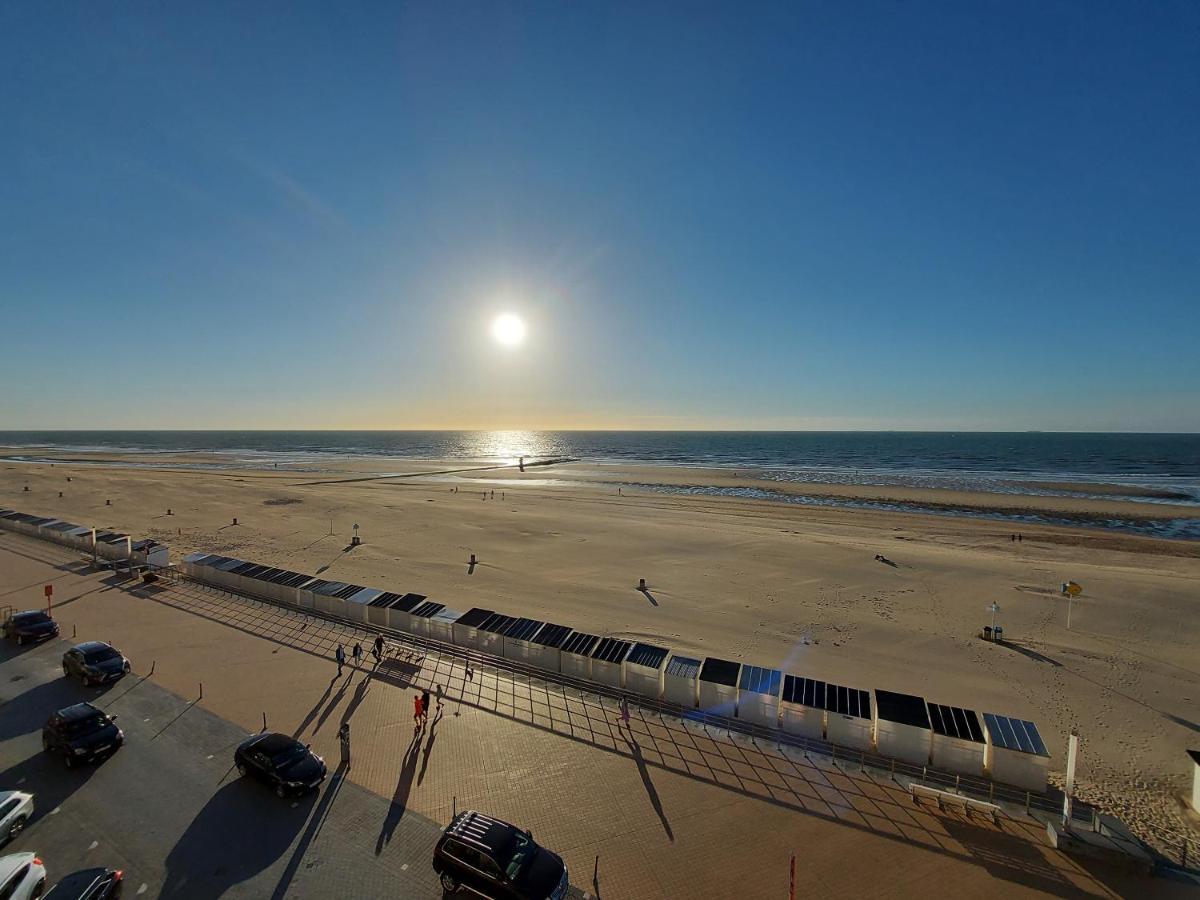 Appartement Met Zeezicht En Verwarmd Zwembad Oostende Eksteriør bilde